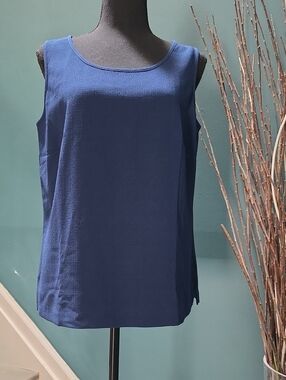Women's Scoop Neck Navy Blue Tank Top